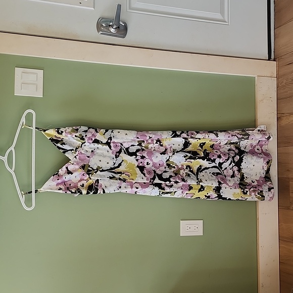 Silk dress - Picture 1 of 3